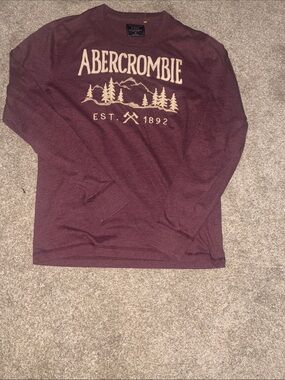 Abercrombie & Fitch Men's Burgundy Crewneck with Cream Logo Graphic